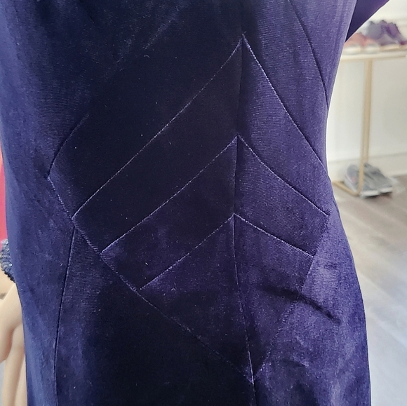 Tahari Puff Sleeve Sequined Navy Evening Gown - Size 4 - Picture 10 of 10